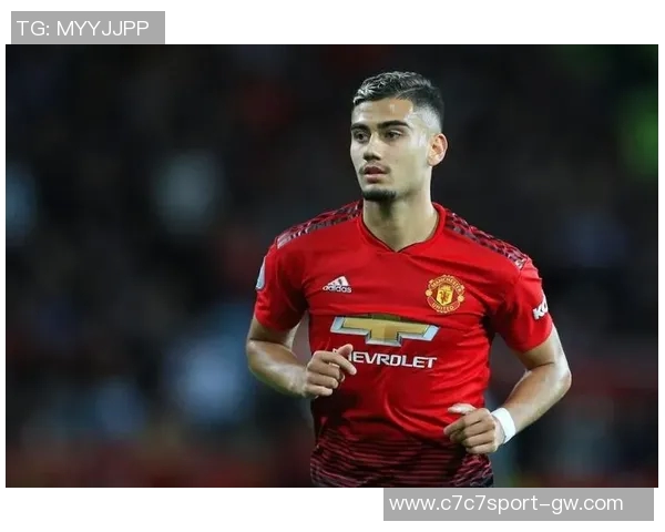 佩雷拉透露离开曼联时故意不与滕哈赫沟通以免被说服留下 佩雷拉透露离开曼联时故意不与滕哈赫沟通以免被说服留下