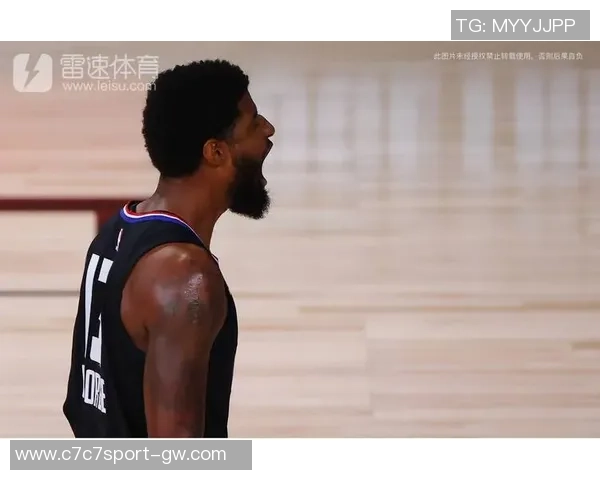 保罗乔治表现平平14投仅5得19分4篮板4抢断2盖帽罚球命中率尚可